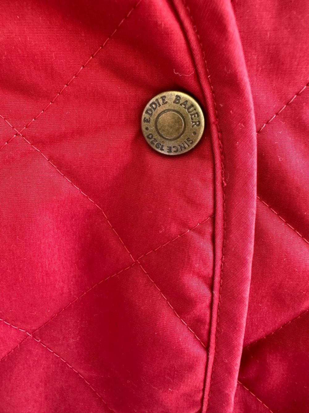 Eddie Bauer Woman’s L Red Plaid Quilted Puffer Vest Lining Pockets Snap - Picture 4 of 7
